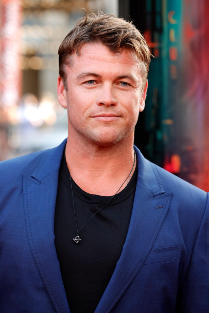 Luke Hemsworth: Early Life, Career, Family, Wife & Net Worth Luke Hemsworth