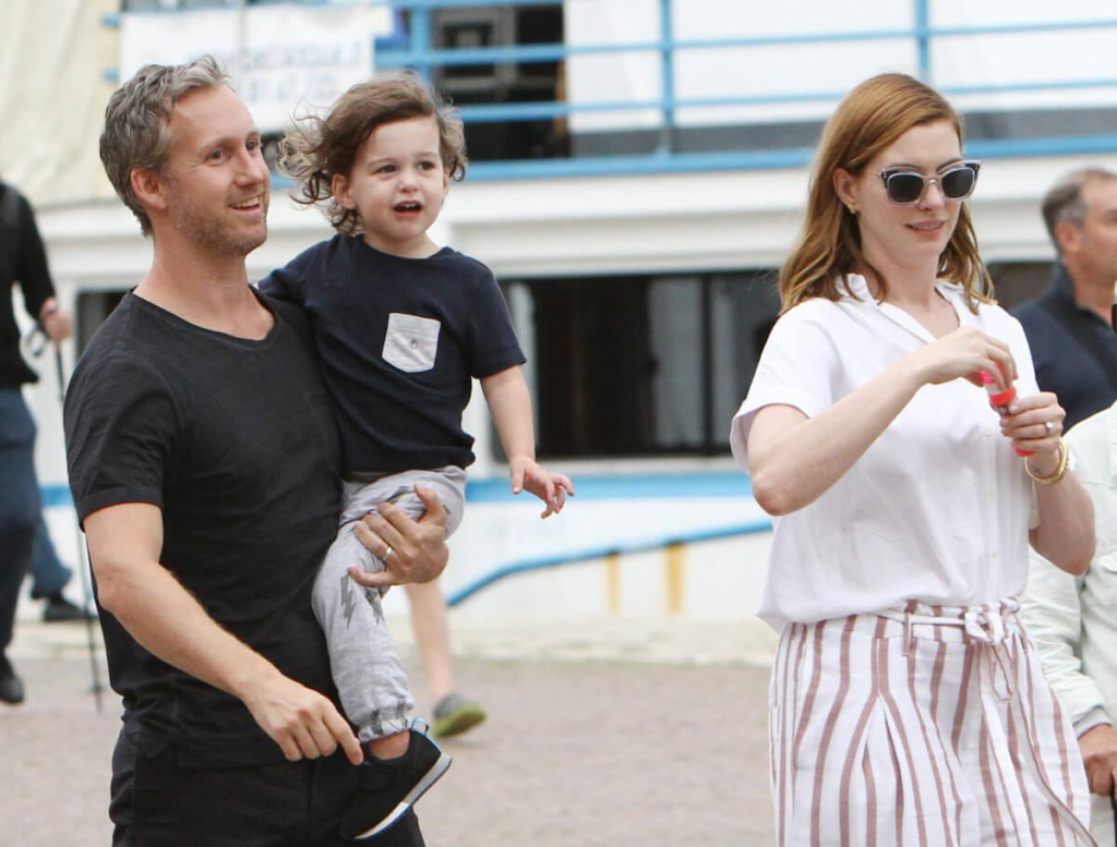 anne hathaway kids