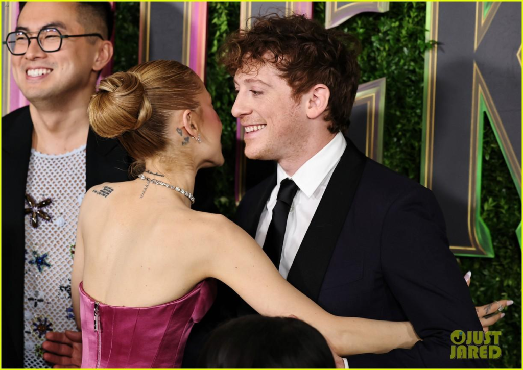 ariana grande boyfriend