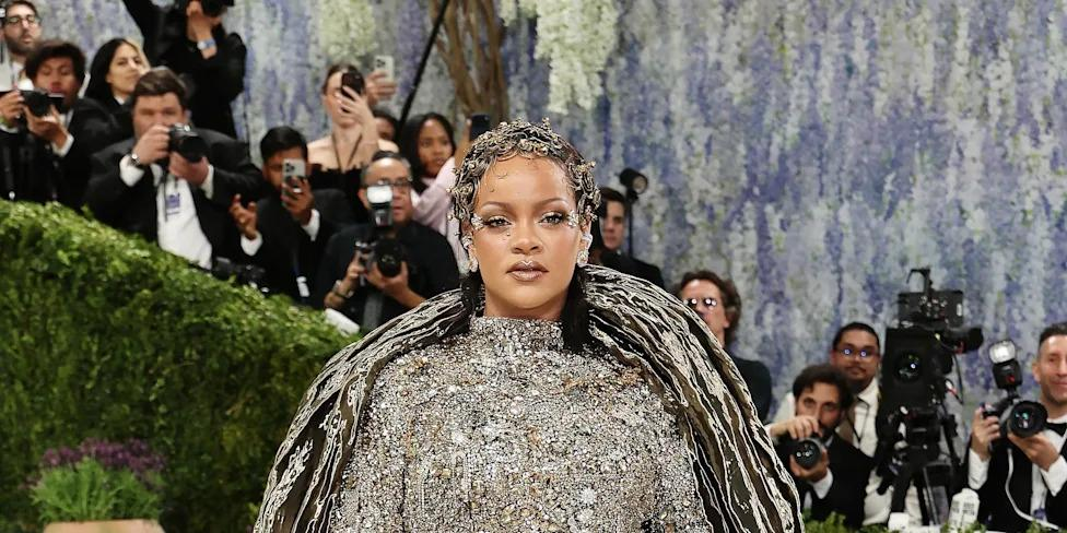 how old is rihanna